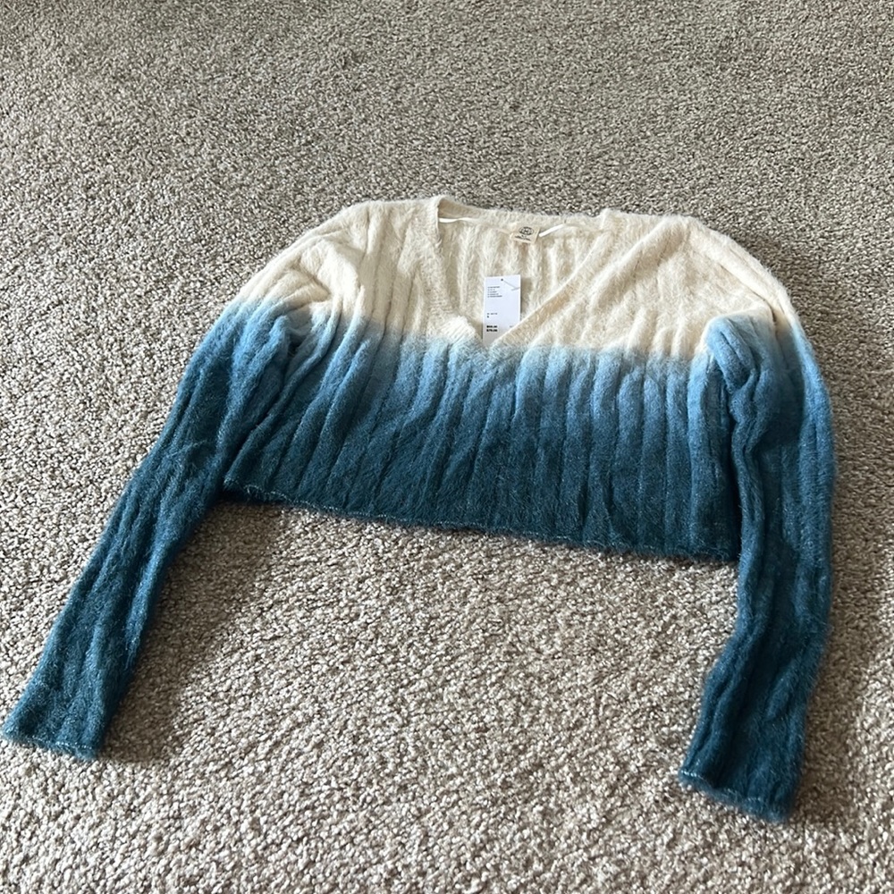 NWT: Urban Outfitters ombré cropped fuzzy sweater cream to tealy blue size small